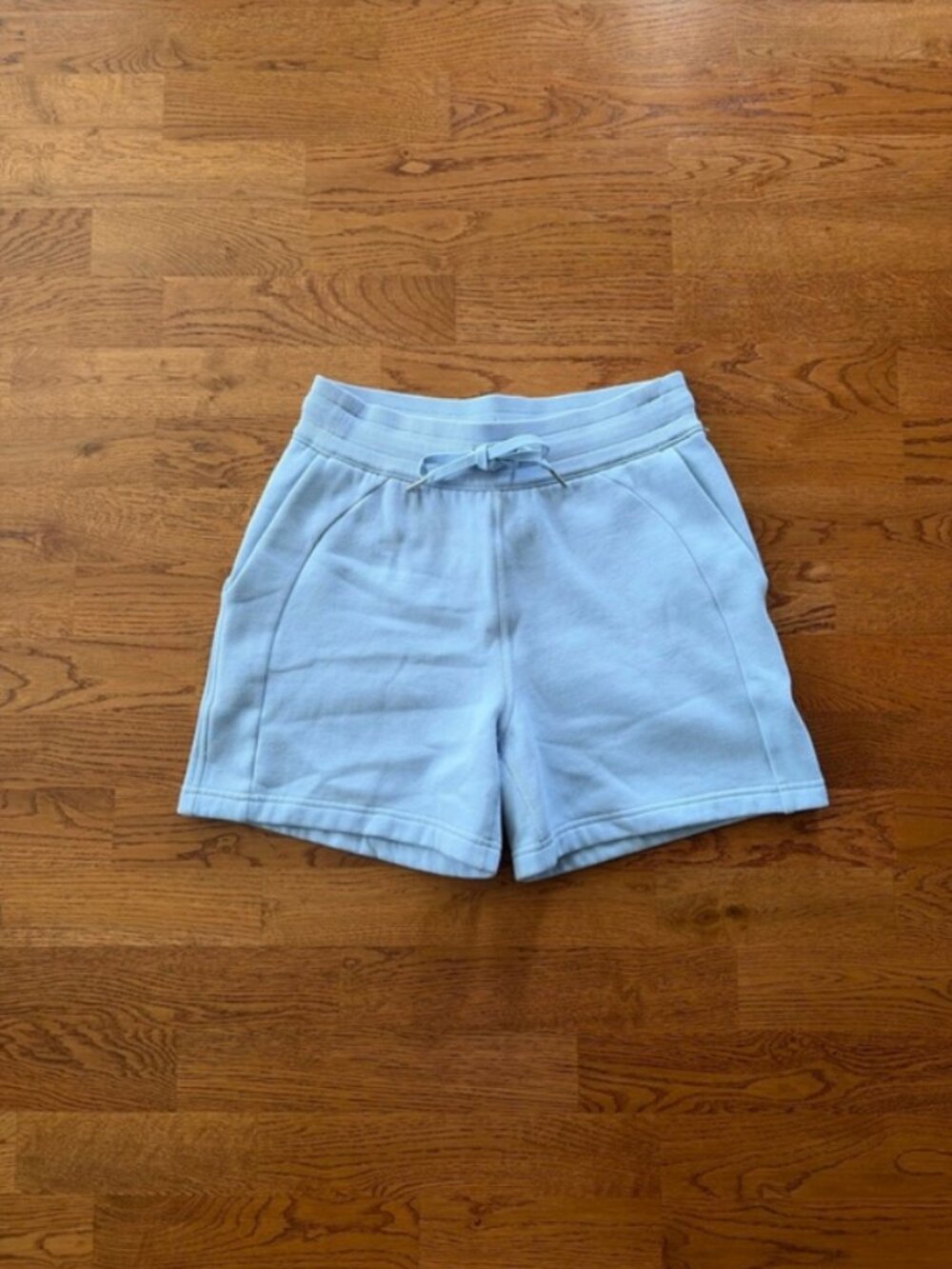 Lululemon Scuba High-Rise Shorts 6 Linen Blue Pockets 5" Drawstring Pockets Soft - Picture 2 of 5